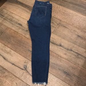 Mother denim the looker frayed ankle .